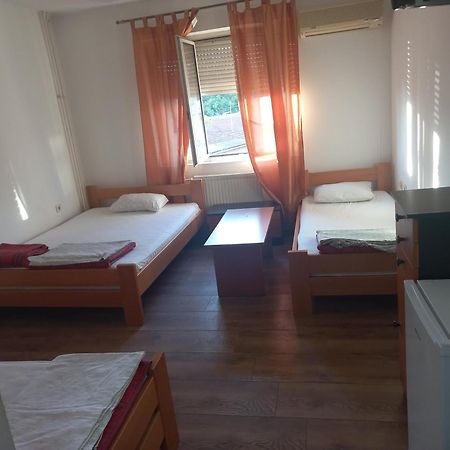 Hotel Duga Нови-Сад Экстерьер фото