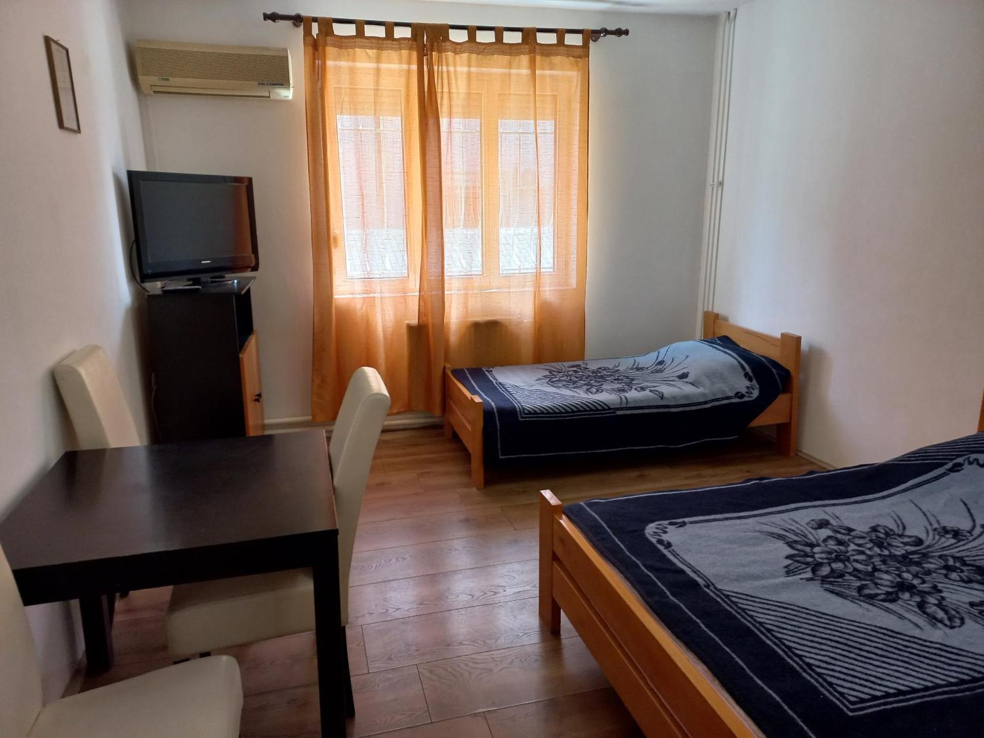 Hotel Duga Нови-Сад Экстерьер фото