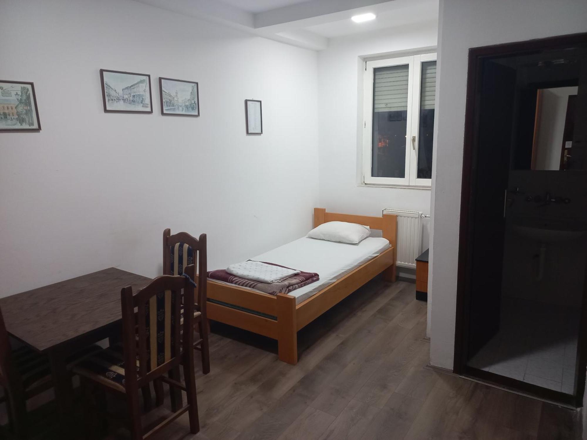 Hotel Duga Нови-Сад Экстерьер фото