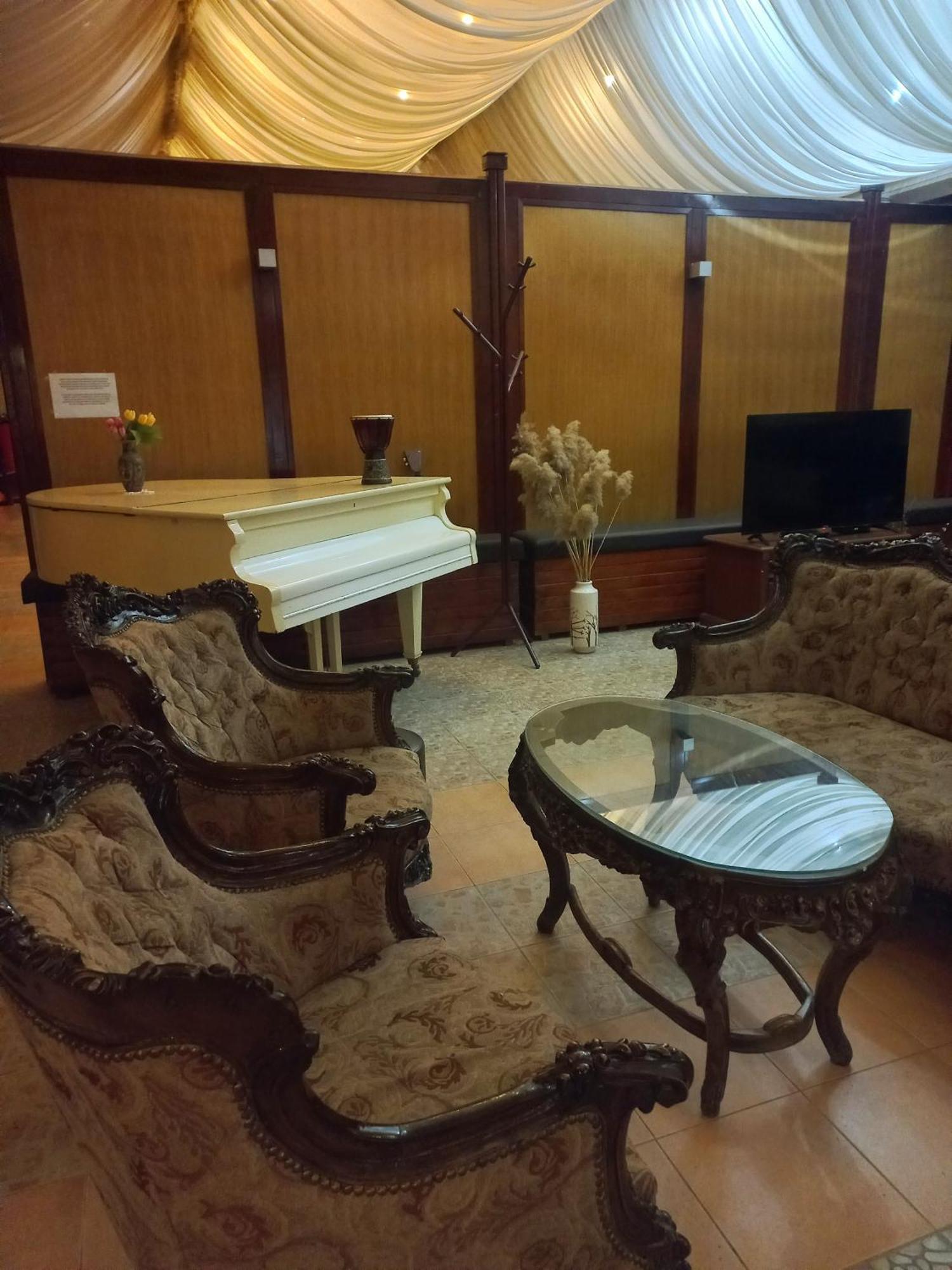 Hotel Duga Нови-Сад Экстерьер фото