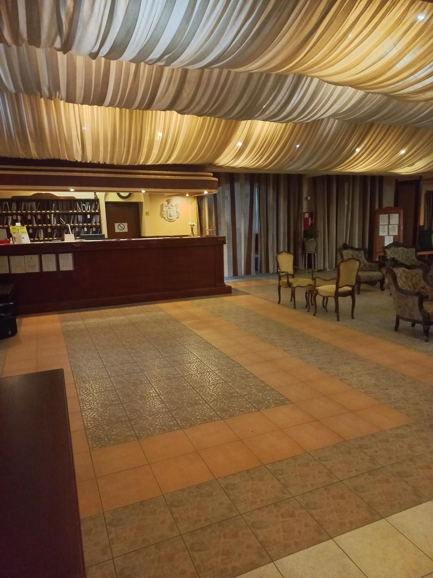 Hotel Duga Нови-Сад Экстерьер фото